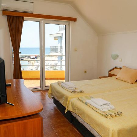 Hotel Sofia Beach Nesebar Bagian luar foto