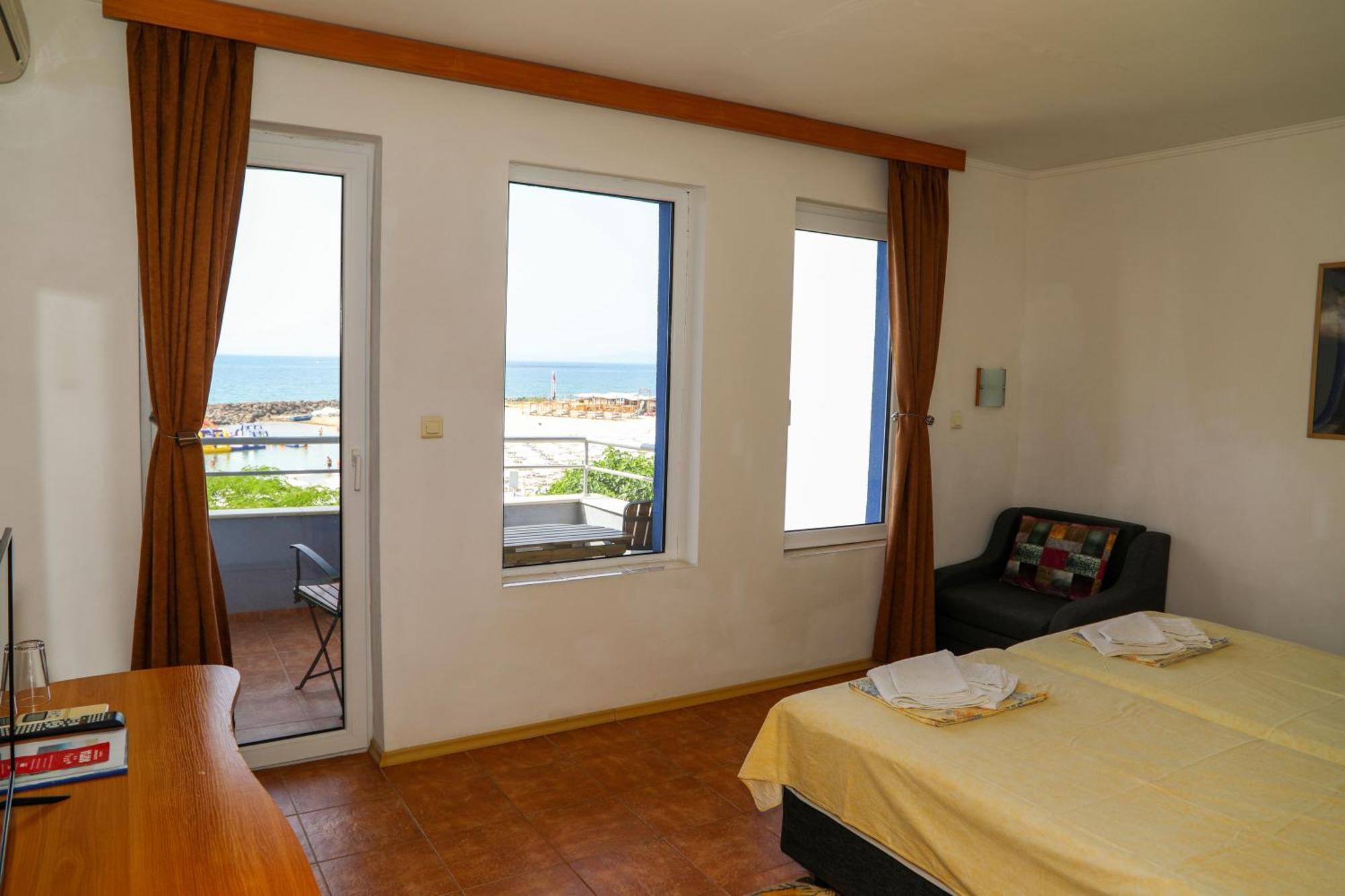 Hotel Sofia Beach Nesebar Bagian luar foto