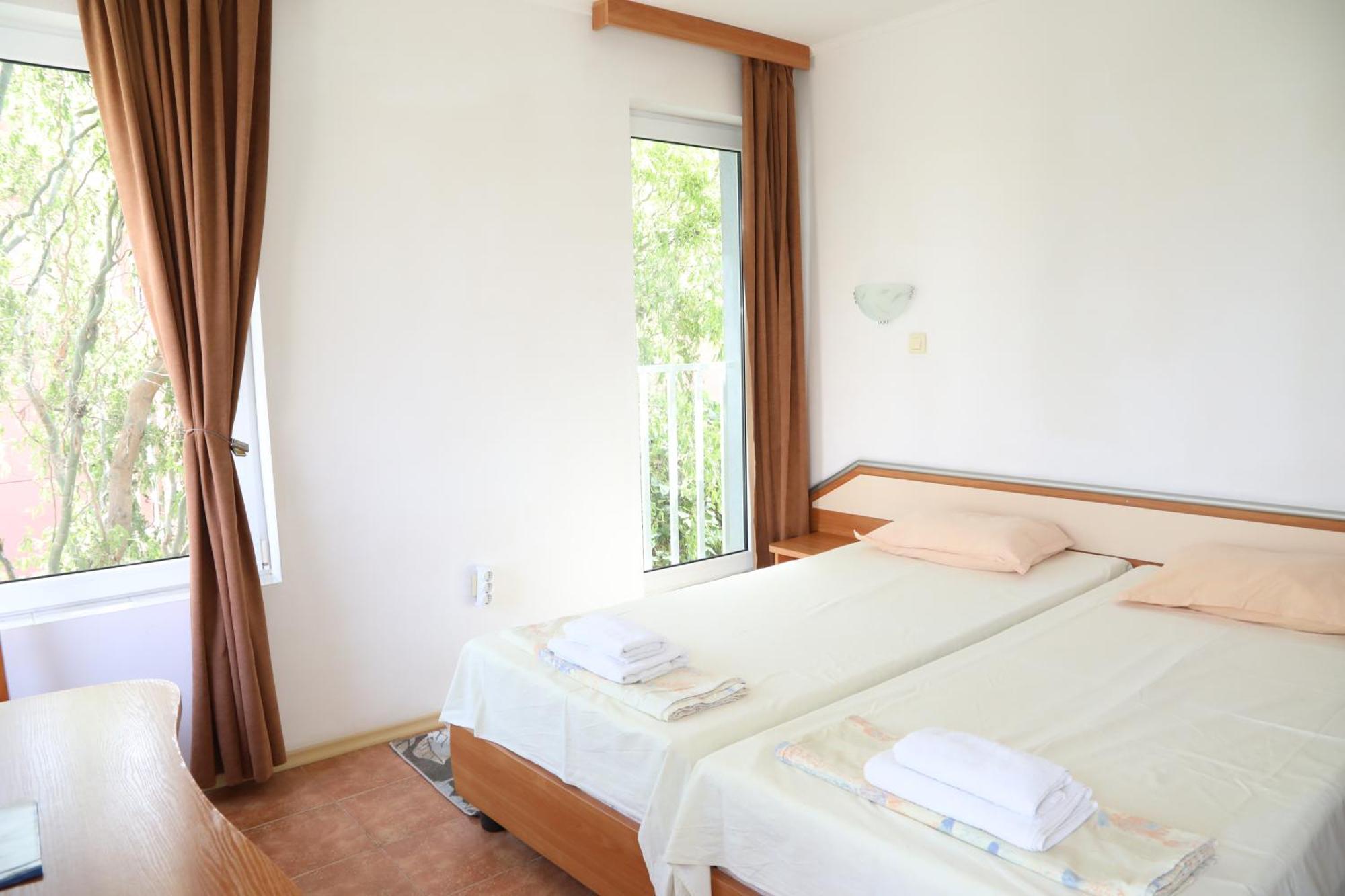 Hotel Sofia Beach Nesebar Bagian luar foto