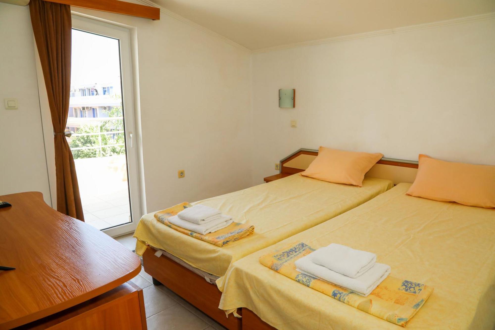 Hotel Sofia Beach Nesebar Bagian luar foto