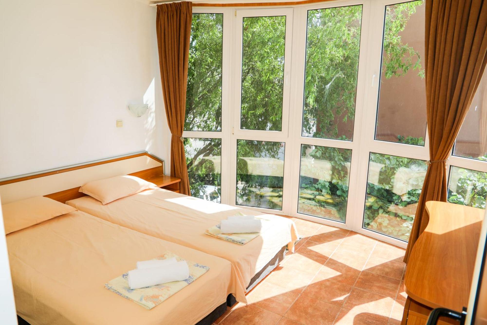 Hotel Sofia Beach Nesebar Bagian luar foto
